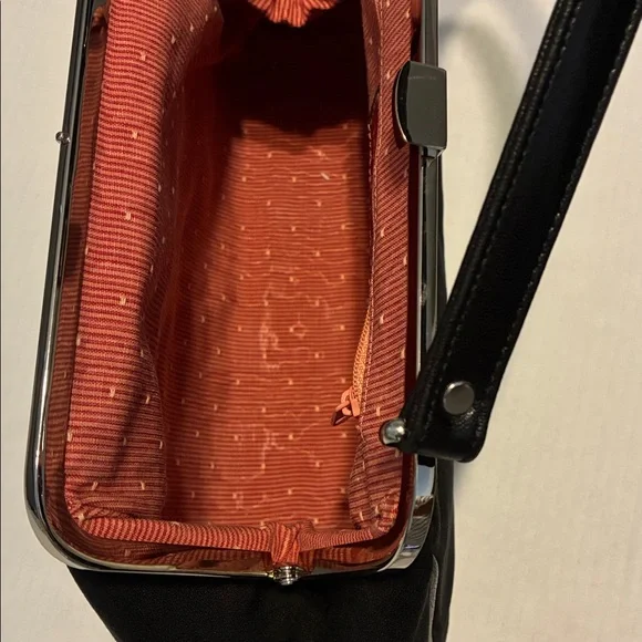 Isabella Fiore Handbag / Embellish - Picture 8 of 16